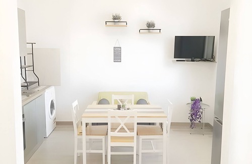 Municipio 5 House | Villa XI: the sea just steps away!