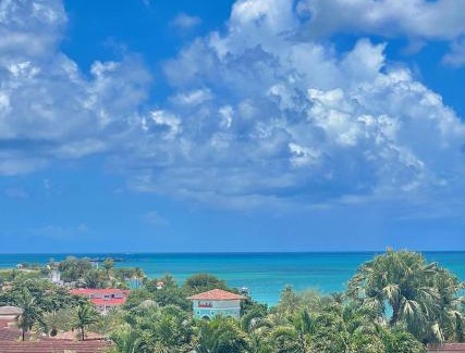 Dickenson Bay Apartment | Villa Yucca