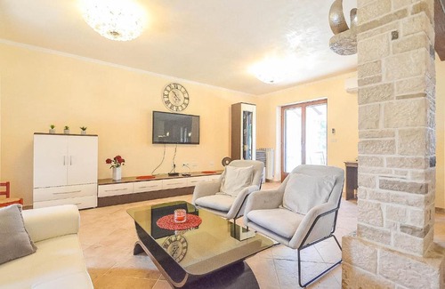 Plovanija Villa | Villa Yvec