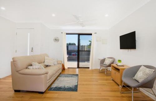 Culburra Beach House | Villa Zelma I Pet Friendly I 4 Min Walk to Beach