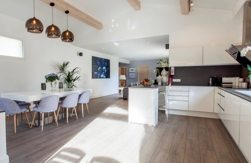Chateauneuf-Grasse Villa | Villa Zen - Four Bedroom Villa, Sleeps 8