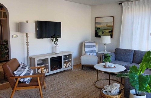 Larkspur Apartment | Villa75: Perfect Midtown Location w/Cozy Fire Pit