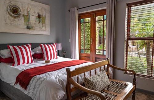 Kleinmond House | VillaChad Guesthouse
