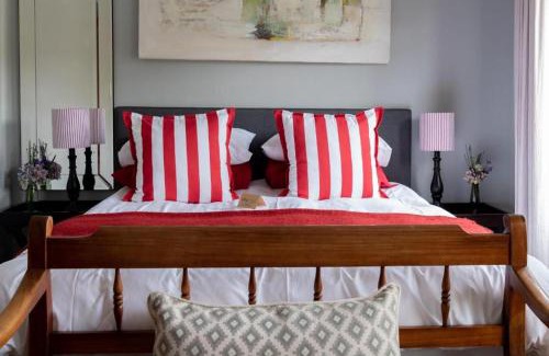 Kleinmond House | VillaChad Guesthouse