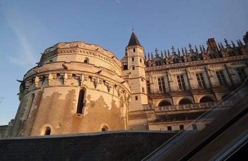 Amboise Apartment | VillaconCorde-Duplex 6 pers, at Prime location in Amboise, Air conditionned