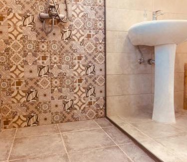 Lourdata Villa | VillaDelphia