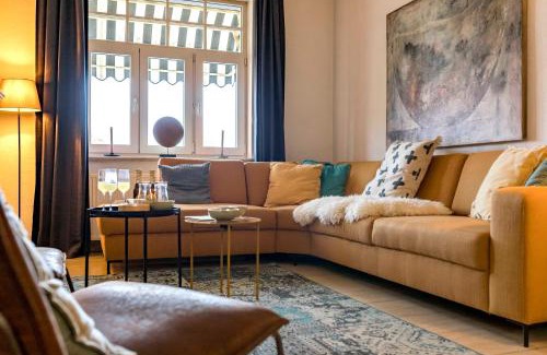Zussen Villa | VillaEnzo - ELEGANT HERENHUIS - 14P - 6SLPK - SAUNA - INFRAR CABINE - OFYR BBQ - 15MIN Maastricht