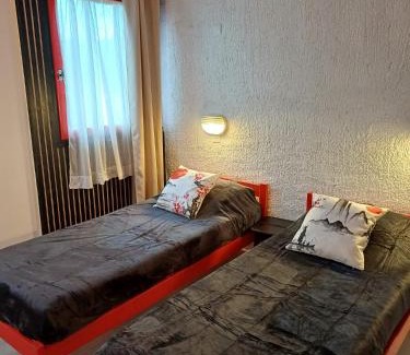 Caylus House | Village Bord de Ciel