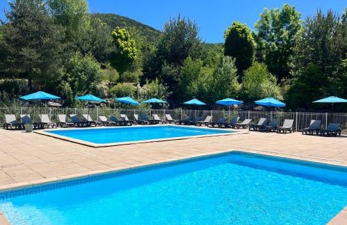 Ubaye-Serre-Poncon Other | Village de chalets et camping La Pierre de l'Aigle