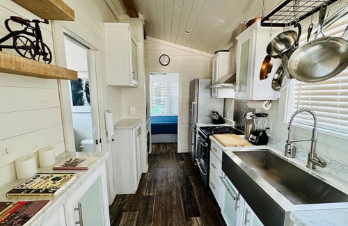 Austin House | Village Farm Bungalow with Pool and Hot Tub