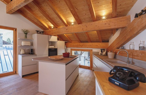 Champagny-en-Vanoise Ski Chalet | Village house 220m² - 6 bedrooms 12 to 17 sleeps - Champagny en Vanoise