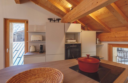 Champagny-en-Vanoise Ski Chalet | Village house 220m² - 6 bedrooms 12 to 17 sleeps - Champagny en Vanoise