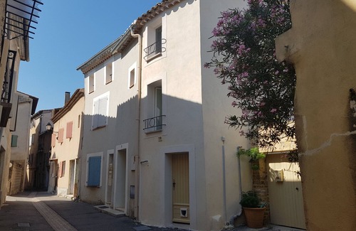 L'Isle-sur-la-Sorgue House | village house in the center