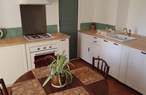Octon House | Village house 15min walk from Salagou