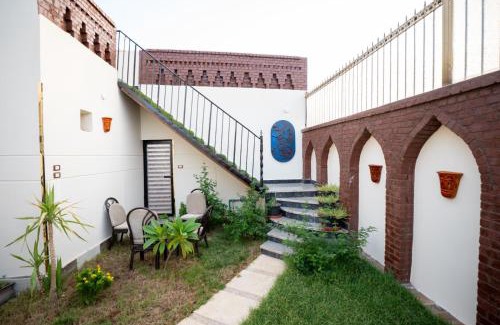 Luxor Apartment | village house