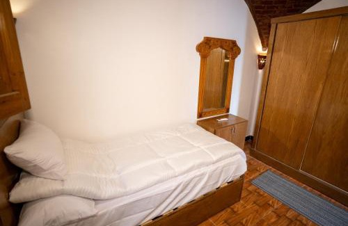 Luxor Apartment | village house