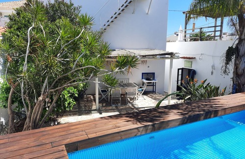 Ferragudo House | Village house in the heart of Ferragudo, beautiful patio, rooftop lounge, new private pool!