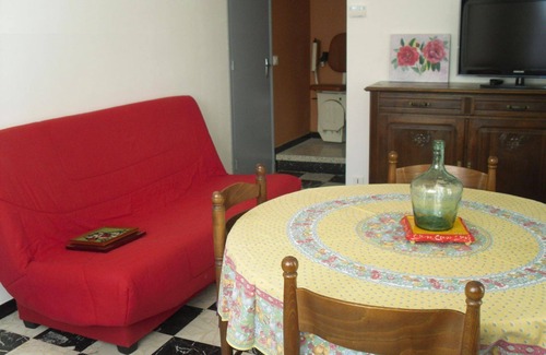 Le Boulou House | Village house near spain, sea, lake, shops nearby