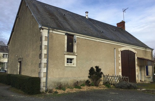 Scoury House | Village house on the edge of a stream close to Chateauroux and the Brenne.