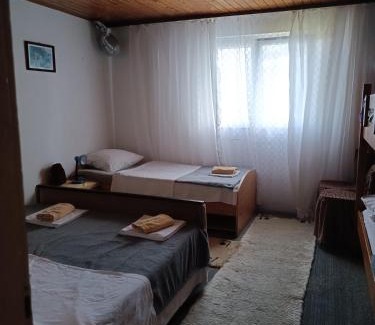 Canton 10 House | Village House Rošnjače