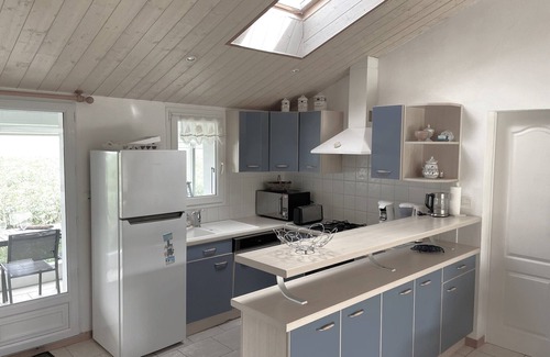 La Flotte House | Village house - Stunning sea view - Calm - Beach - Near La Flotte