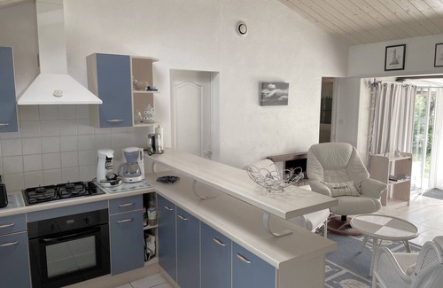 La Flotte House | Village house - Stunning sea view - Calm - Beach - Near La Flotte