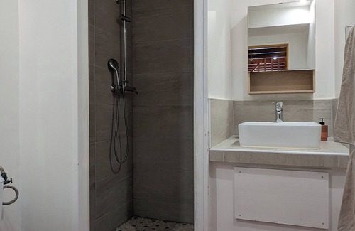 Aigues-Mortes Medieval City House | Village house with garage