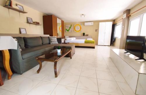 Sternes Apartment | Village house with a nice garden