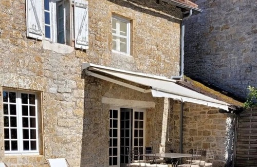 Strenquels House | village house with pool