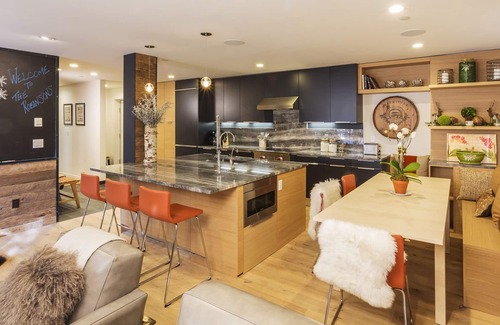 Vail Condo | Village Inn Plaza 107 mountain view 3BR, 2BA. Walk to Gondola One