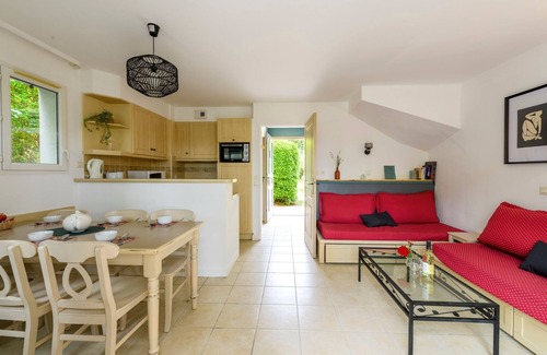 Rouret House | Village Le Rouret - maison avec piscines partagées