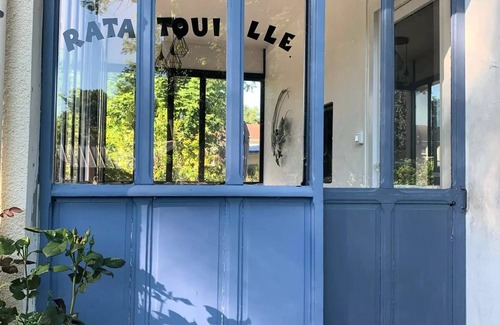 Bar-sur-Aube House | Village of Champagne * - La Taniere 10 people