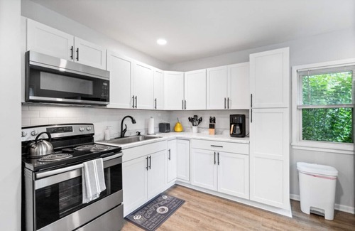 Fairport House | Village of Fairport - 2 BDRM w/Onsite Parking