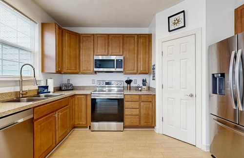 Villages of Five Points House | Village of Five Points townhouse with community pool, gym, and tennis access