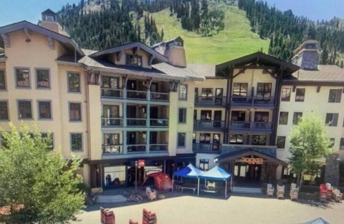Olympic Valley Condo | Village@Palisades Tahoe Sleeps 6