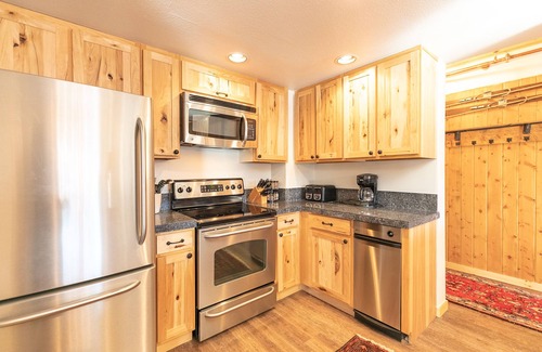 Peak 9 Condo | Village Shavano Peerless Condo: Ski In/Out, Downtown