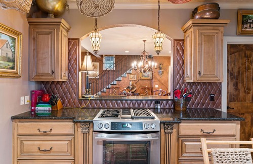 Saint Simons Island House | Village Villa with Ocean Views and Tuscany Charm 3 Bedrooms, 3 1/2 bathrooms
