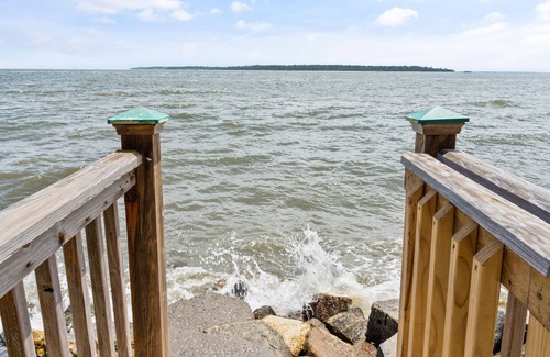 Saint Simons Island House | Village Villa with Ocean Views and Tuscany Charm 3 Bedrooms, 3 1/2 bathrooms