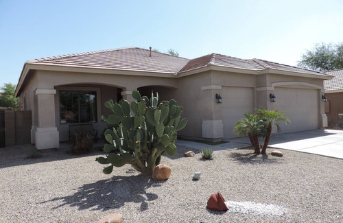 Maricopa House | Villages - Luxury holiday home - Pool temp is 87degrees