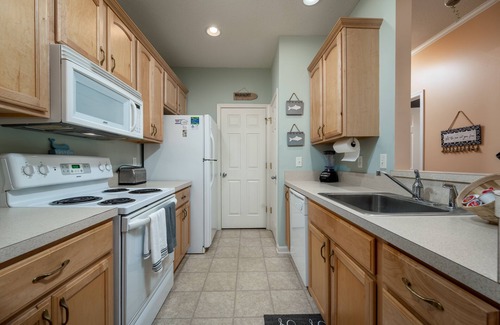 Villages of Five Points Condo | Villages of 5 Points Unit 3206 - Community pool, close to the bike path!