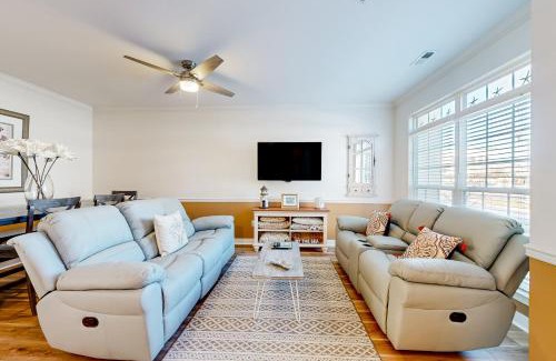 Villages of Five Points House | Villages of Five Points - 17279 N Village Main Blvd.