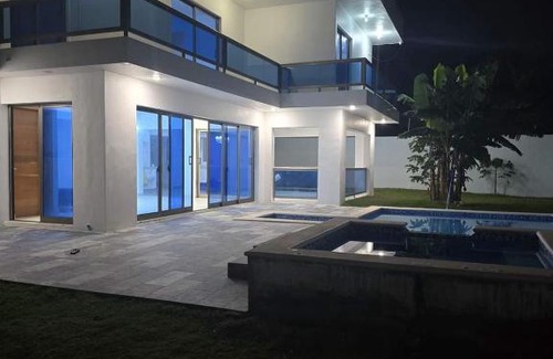 Cevicos Villa | VillaGuerra-Piscina-Billar-BBQ-WiFi-Cozy-3Br-5Bds-7Pax