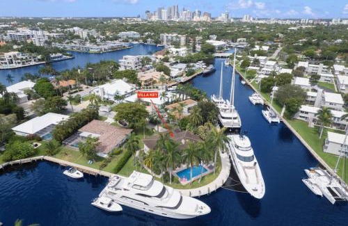 Sunrise Key House | VillaKey- LUXE Waterfront Villa 5Min to Beach