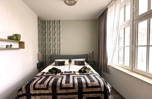 Burg Apartment | VillaKrocker - ElbeRadweg trifft WandKunstwerk