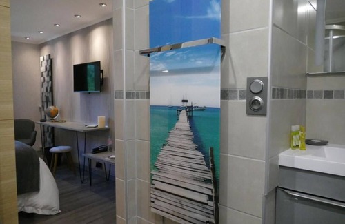 La Baule-Escoublac Bed & Breakfast | Villalesquatrevents.com Chambre Pierre Percee