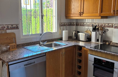 Orihuela Costa Villa | Villamartín detached luxury villa 3 bedrooms sleeps 6 WiFi, AC, private pool.