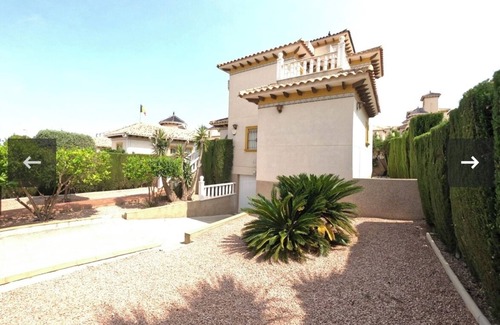 Orihuela Costa Villa | Villamartín detached luxury villa 3 bedrooms sleeps 6 WiFi, AC, private pool.