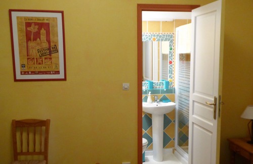 L'Ile-d'Elle House | Villanelle - Pablo room, in the center of your desires.