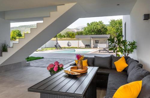 Blagaj Villa | VillaOneWall Blagaj
