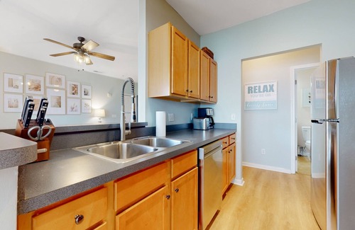 Rehoboth Beach Apartment | Villas at Bay Crossing retreat with pool & balcony - near beaches, shops, & golf